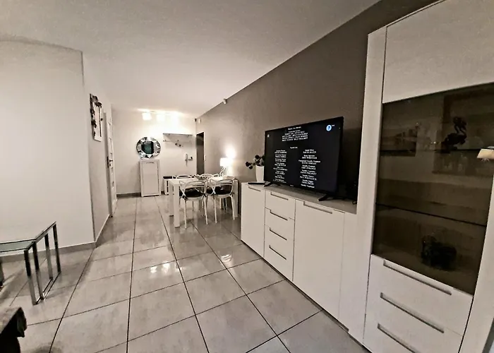 Aleksandry Przy Parku * シフィノウイシチェ