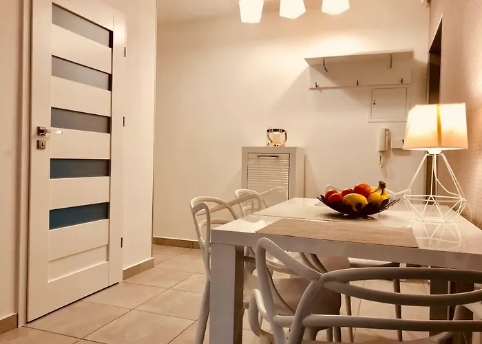 アパート Aleksandry Przy Parku シフィノウイシチェ