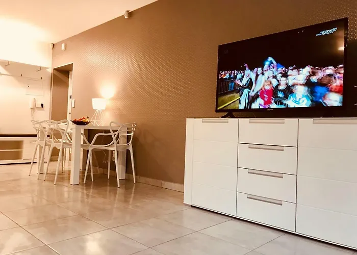 アパート Aleksandry Przy Parku シフィノウイシチェ